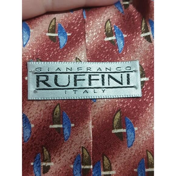 Gianfranco Ruffini Italy 100% Imported Silk Red Pattern Men's Tie Made In USA - Picture 6 of 7